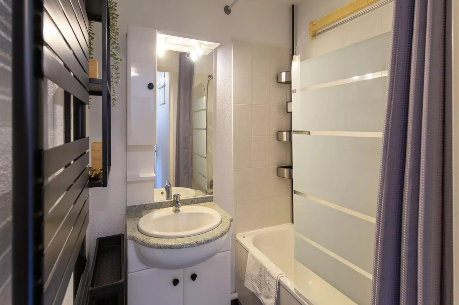 Balcons du soleil II A N°53 - ST4-Salle de bain