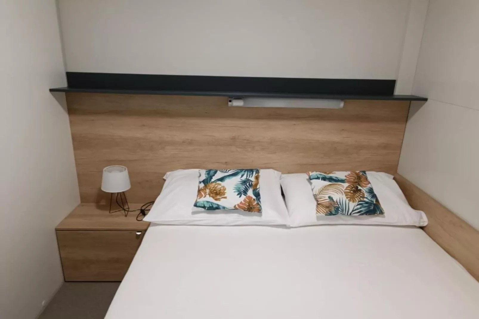 SAK Mobile Homes - Standard Two Bedroom Mobile Home with Terrace and Sea View (Br3)-Schlafzimmer