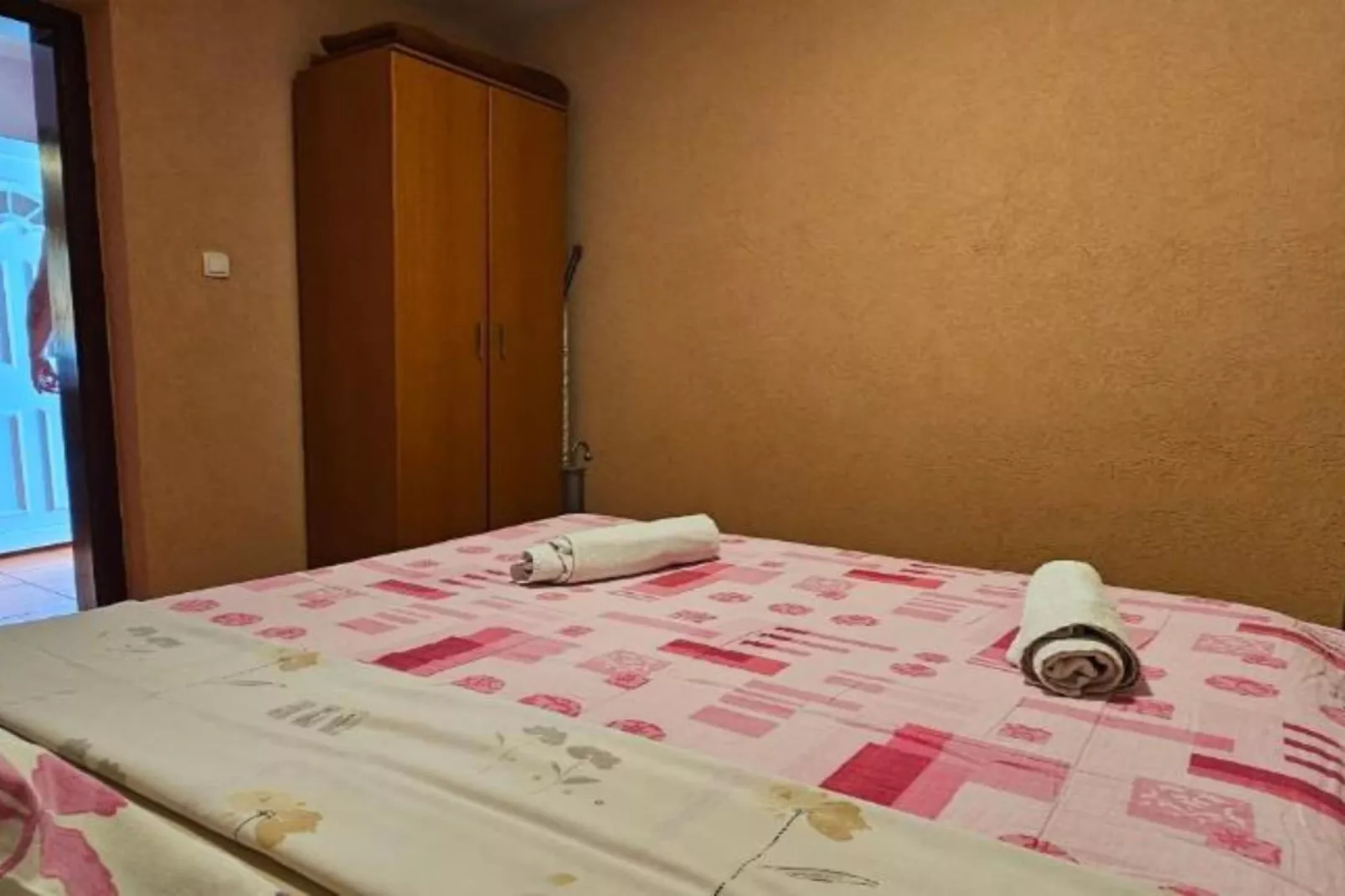 Tivat Bliss Apartments Close to Beach - Two Bedroom Apartment-Chambre