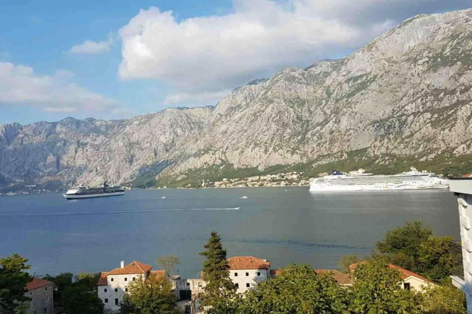 Charming Kotor Bay Retreat Just Steps from the Beach - Double Room with Seaview-Im Freien