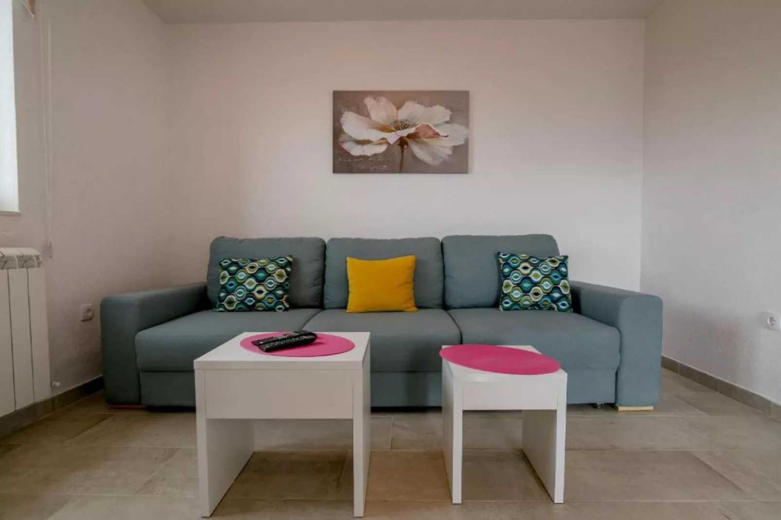 Tranquil Retreat with Private Pool in Lustica Bay - One Bedroom Apartment with Balcony and Sea View 1-Salon