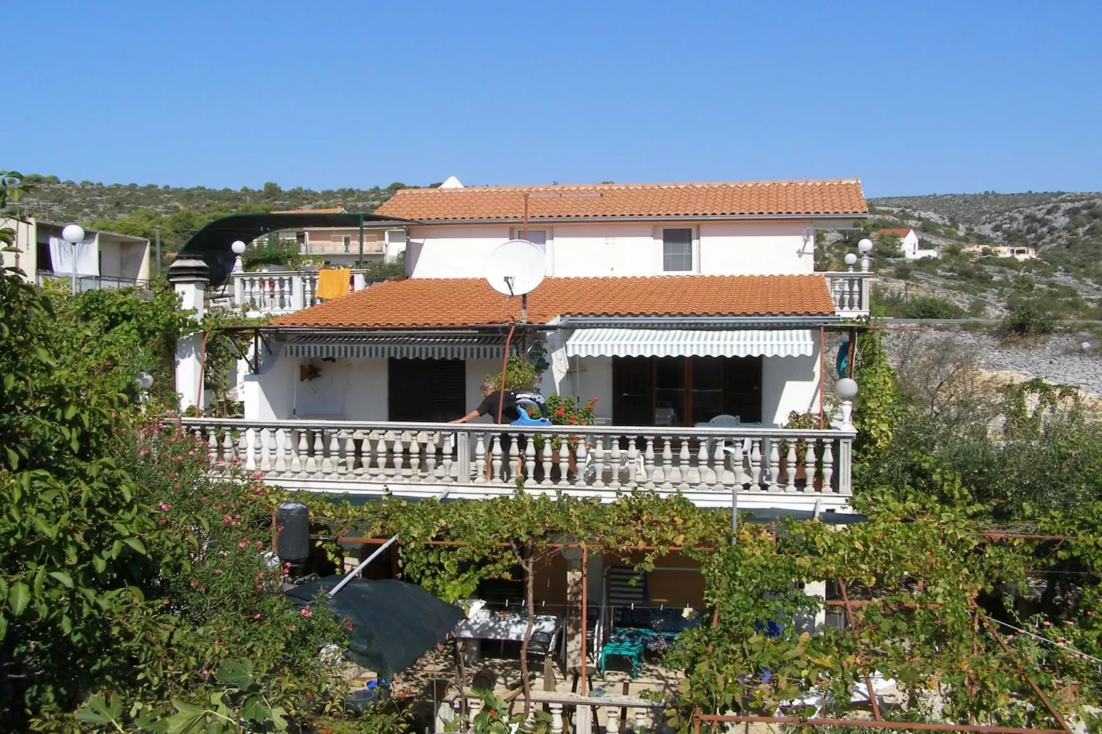 Apartments Miki Rogoznica - Classic Two Bedroom Apartment with Terrace-Im Freien