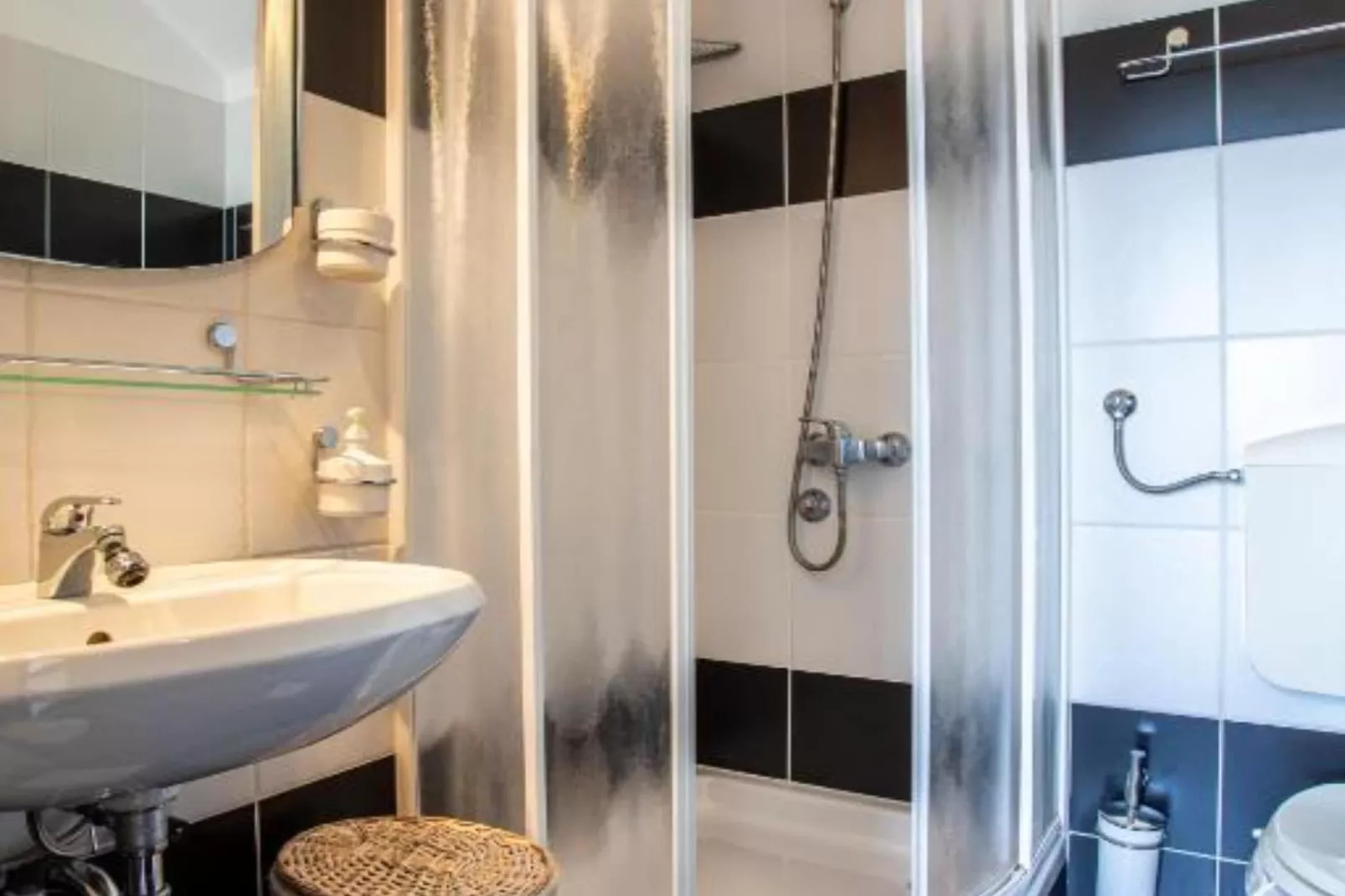 Rustic Villa Rudine-Bathroom