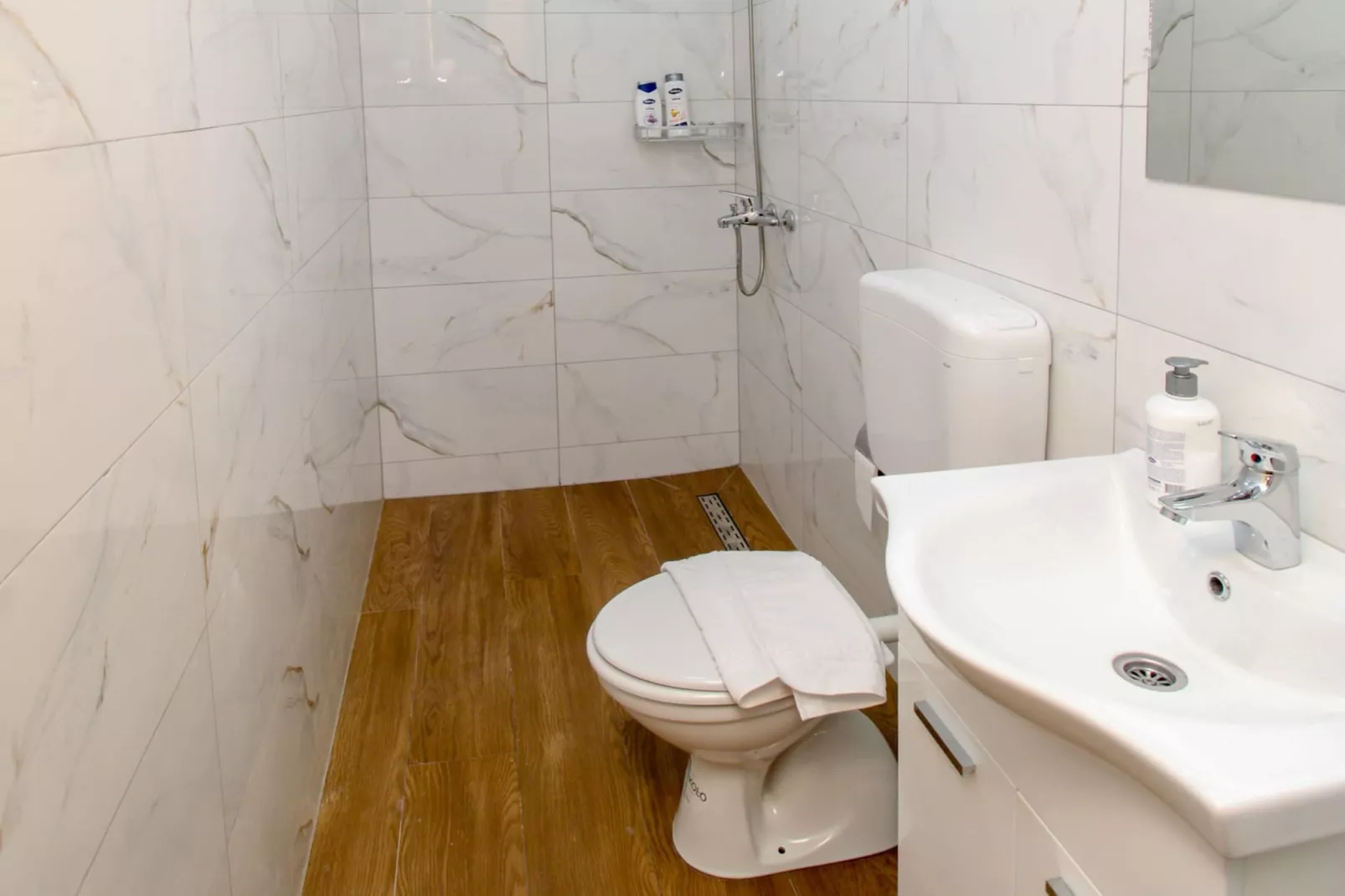 Ethno Village Dolina Mira - One Bedroom Holiday Home (Drina)-Bathroom