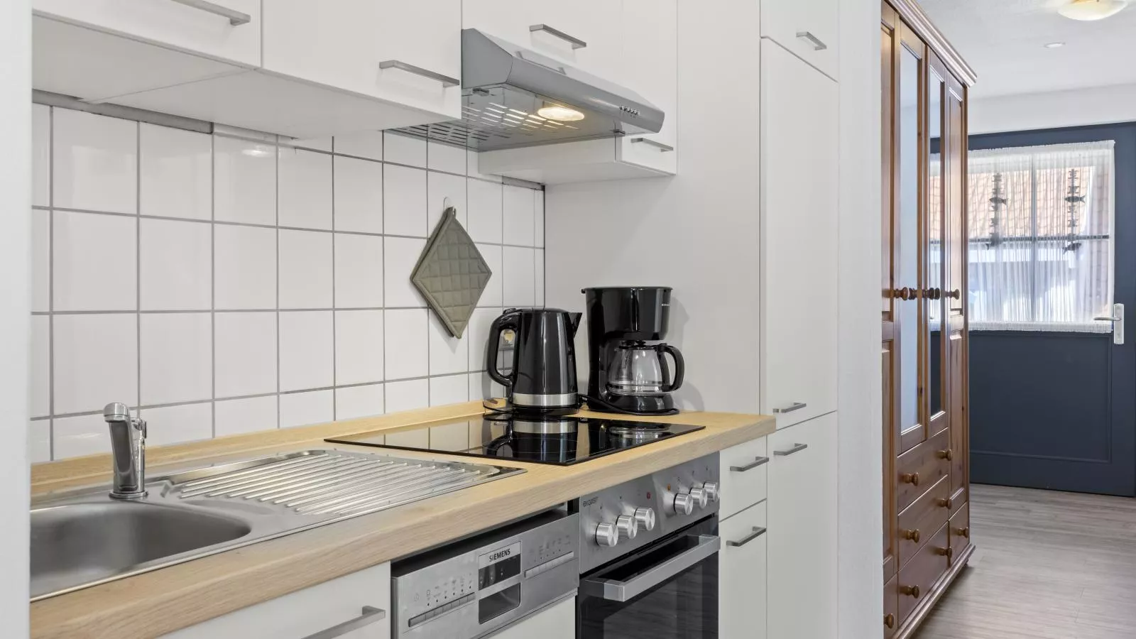 Papillon 11-5-Kitchen