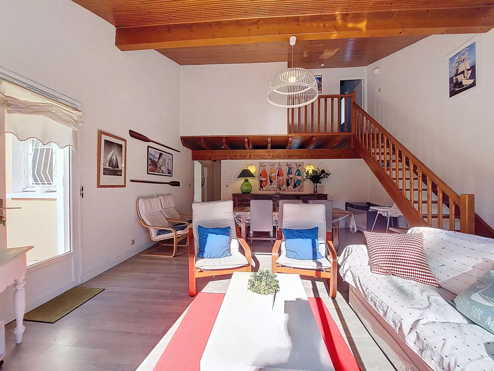 Les Floriales-Drinnen