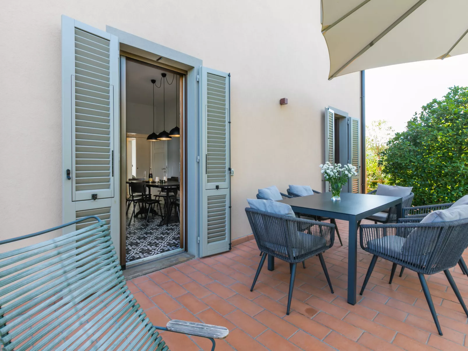 Vecchio Forno-Outside