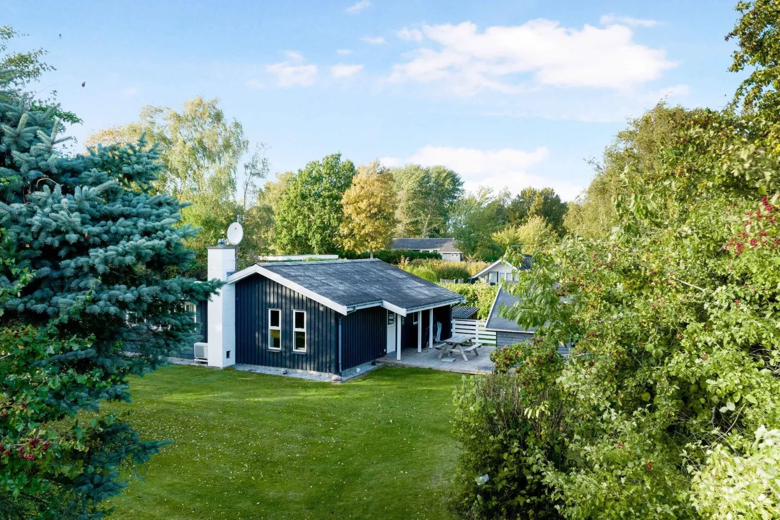 5 star holiday home in Humble-Outdoor