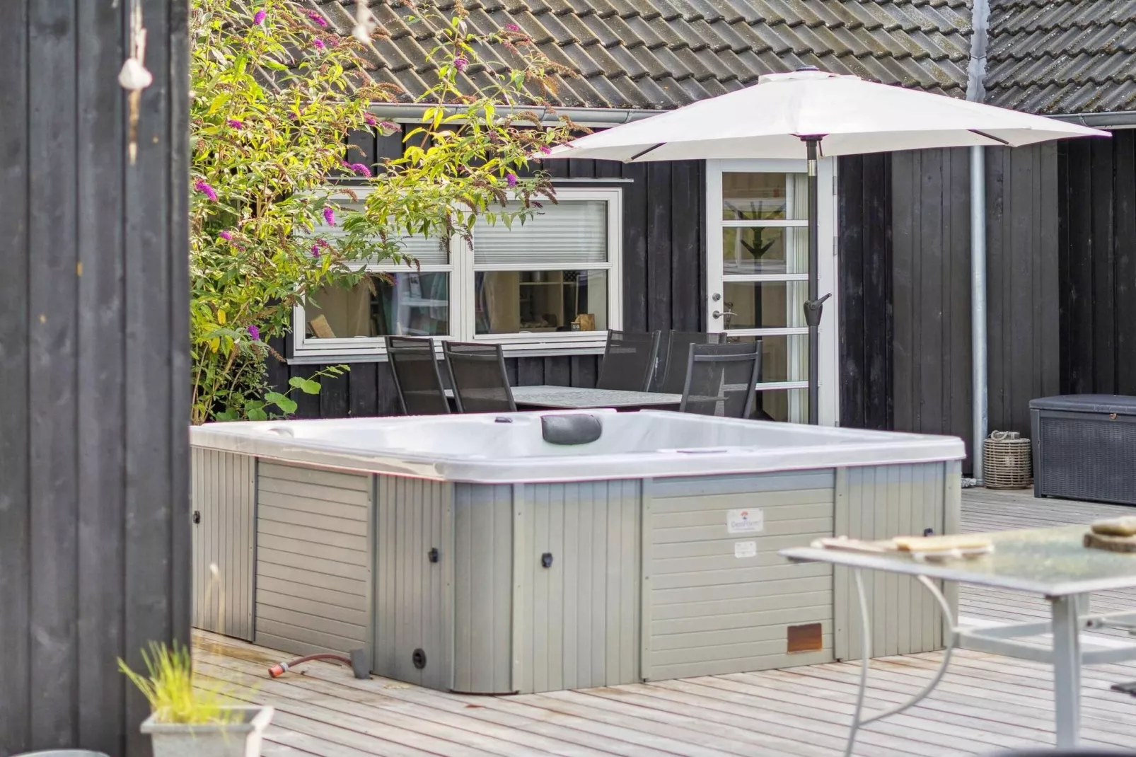 4 Sterne Ferienhaus in Faxe Ladeplads-Im Freien