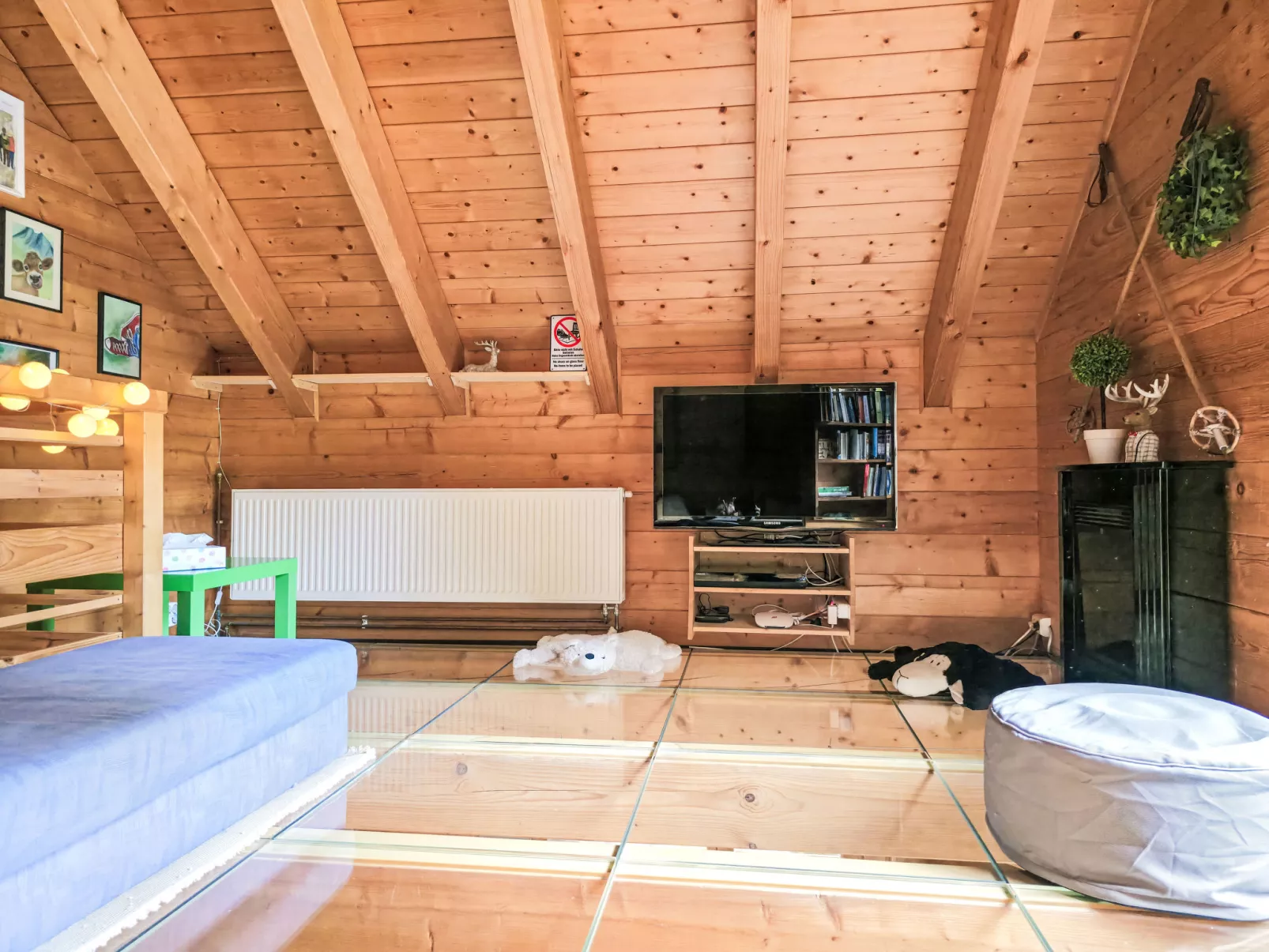 Zirbenwaldhütt´n-Drinnen