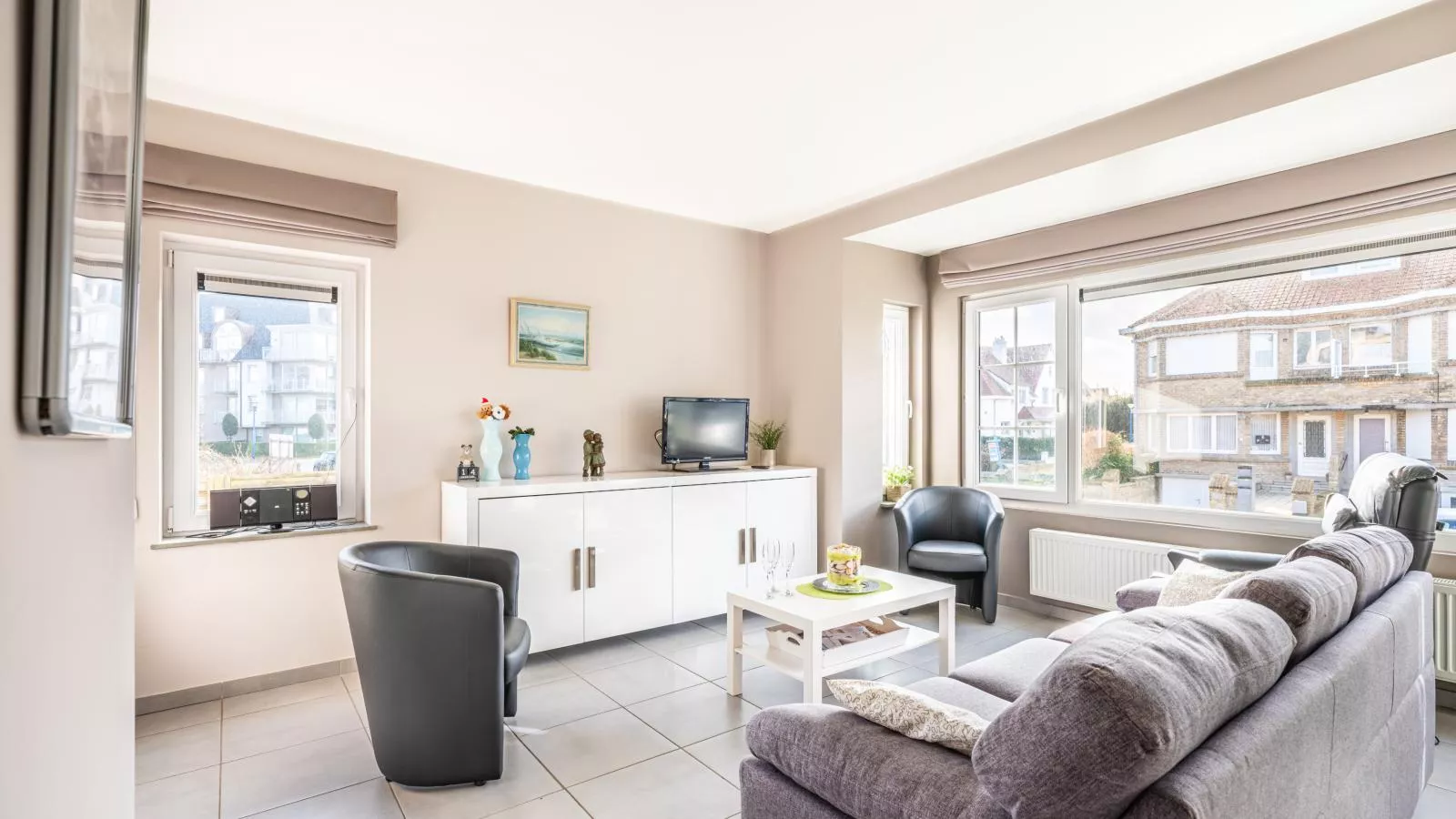 Les Trois Moineaux-Wohnzimmer