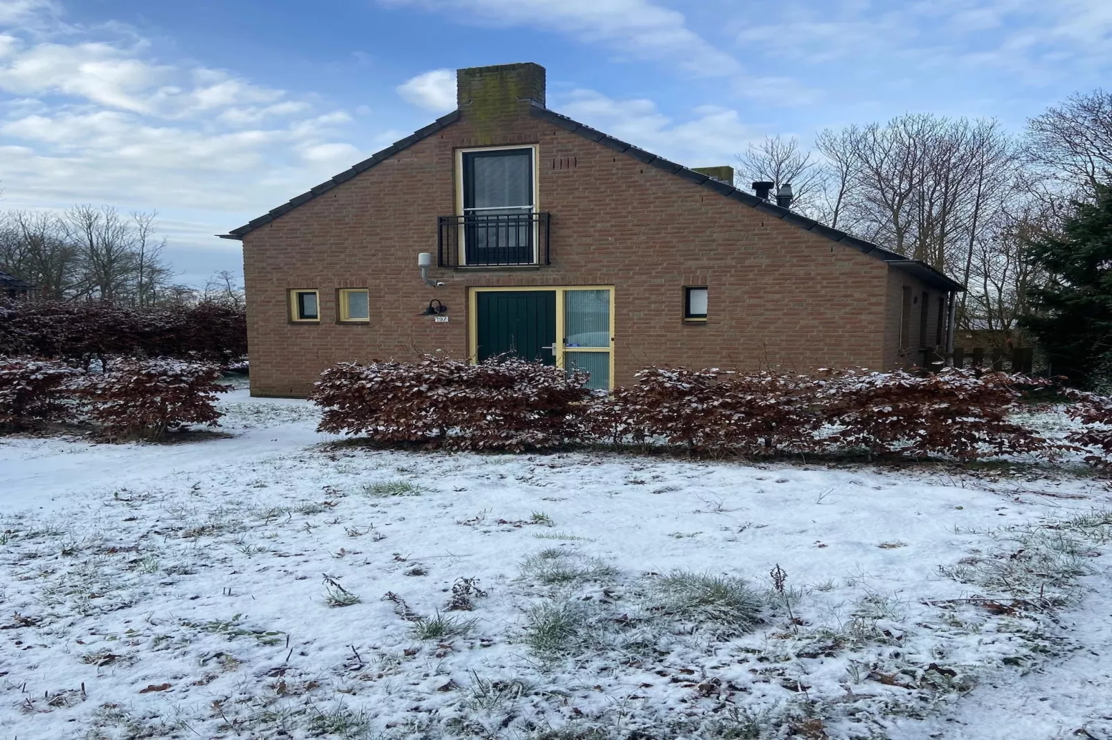 6 - Person Forest Pet & Family Bungalow-Außenbereich Winter