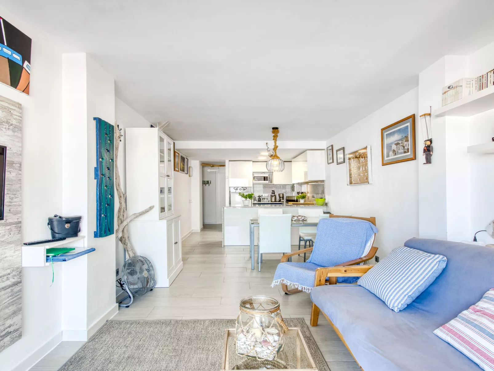 Port L'escala-Inside