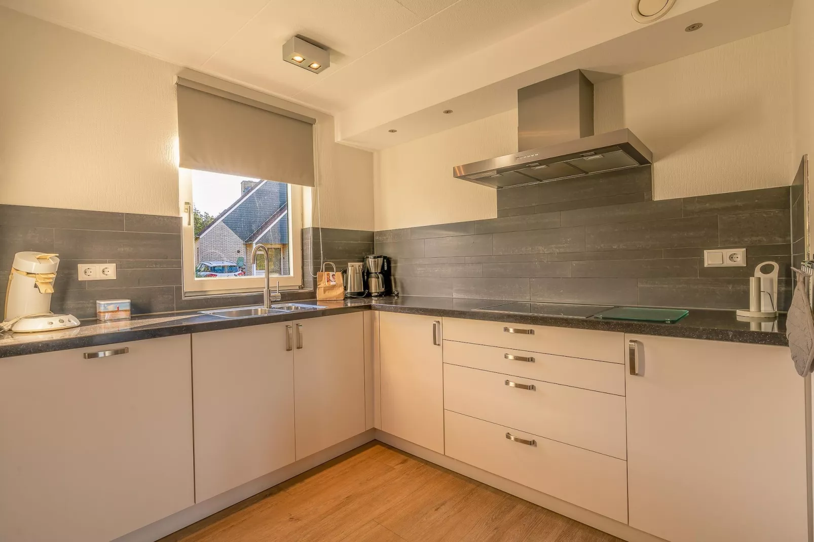 Kamperfoelie 63-Cuisine