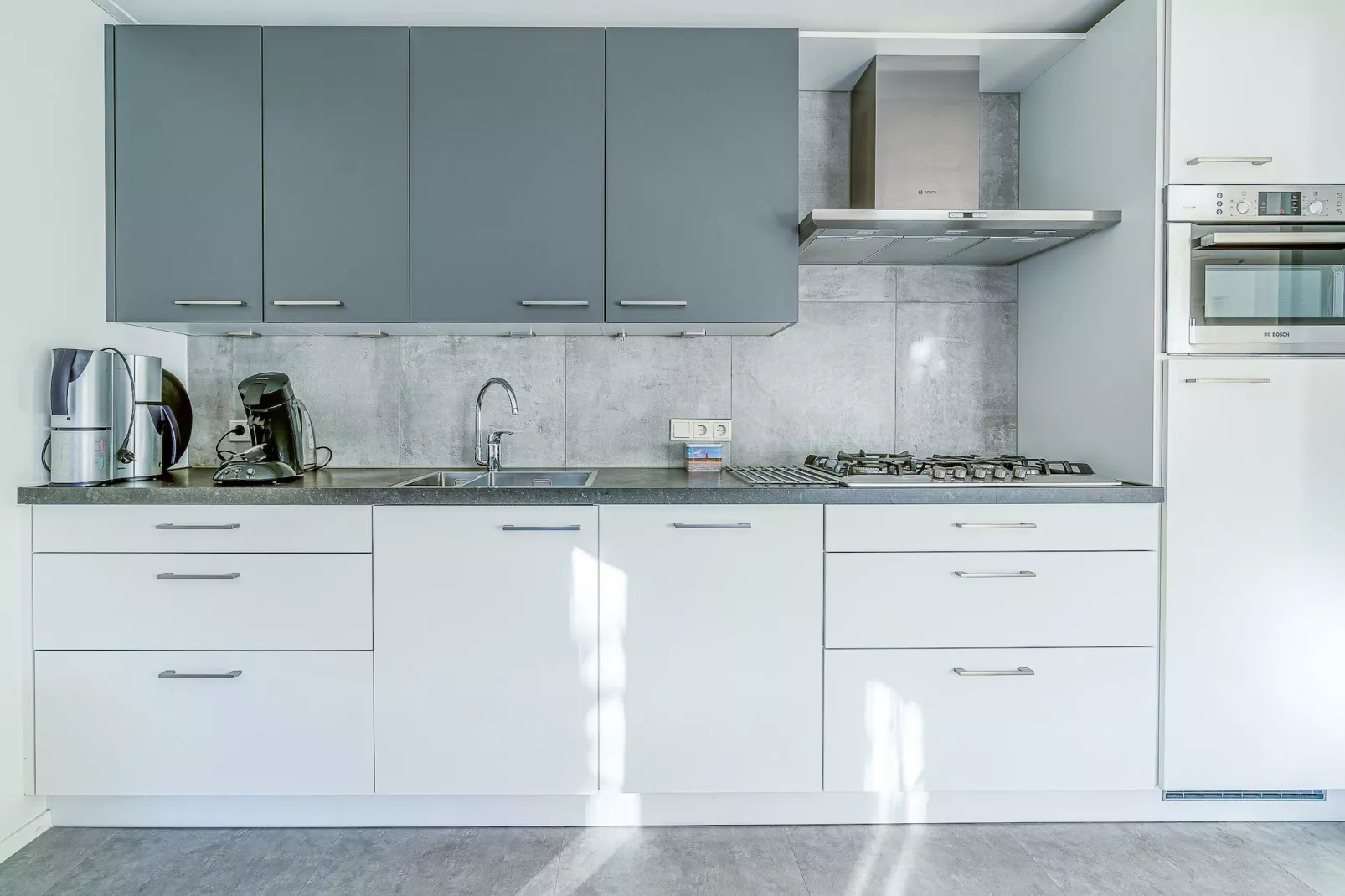 Kamperfoelie 93-Kitchen