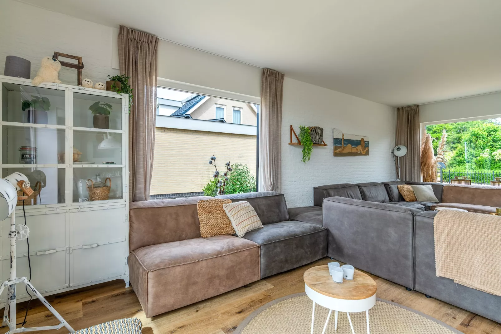 Orchismient 17-Living room