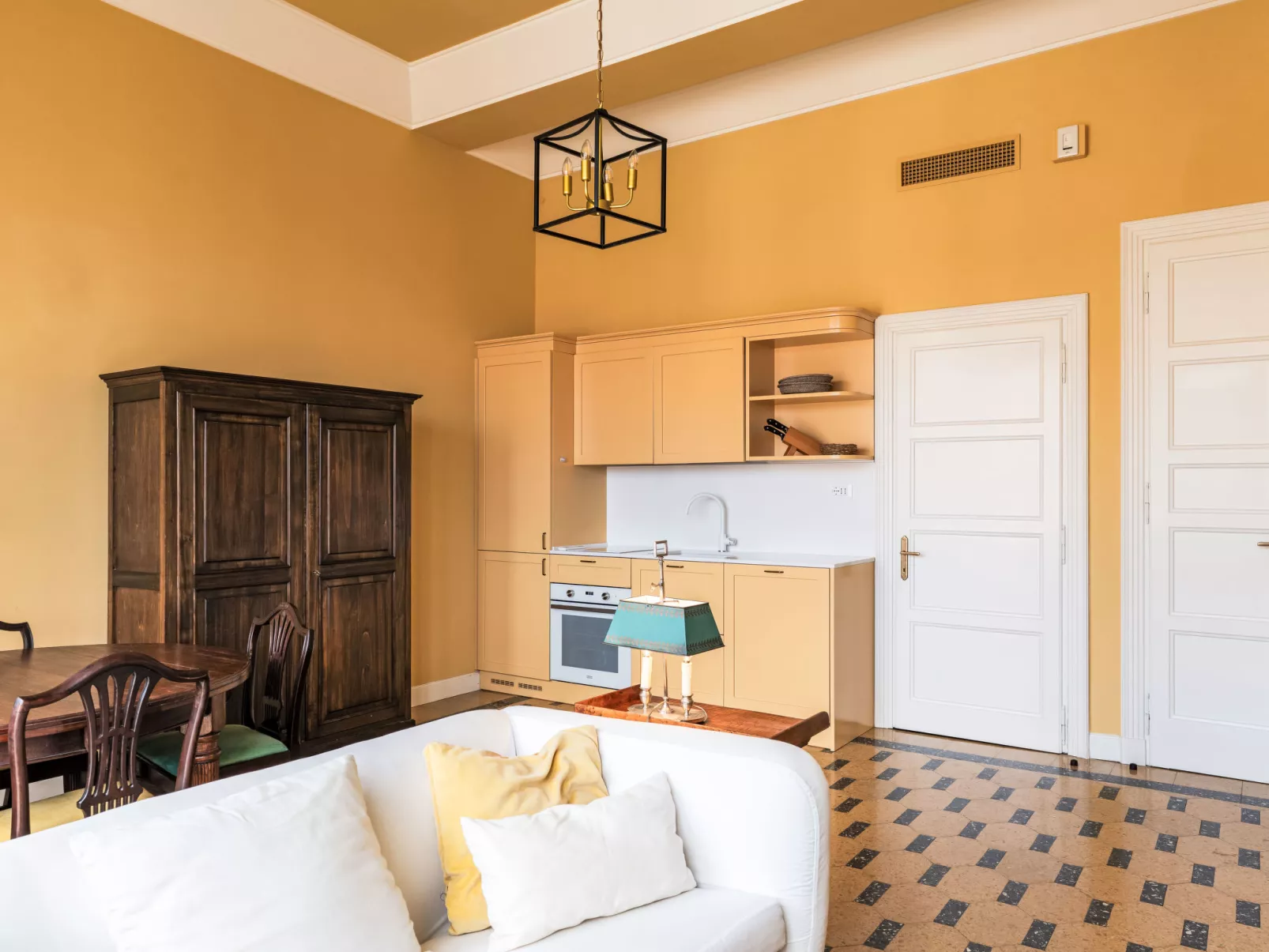 Villa Pinarello-Inside