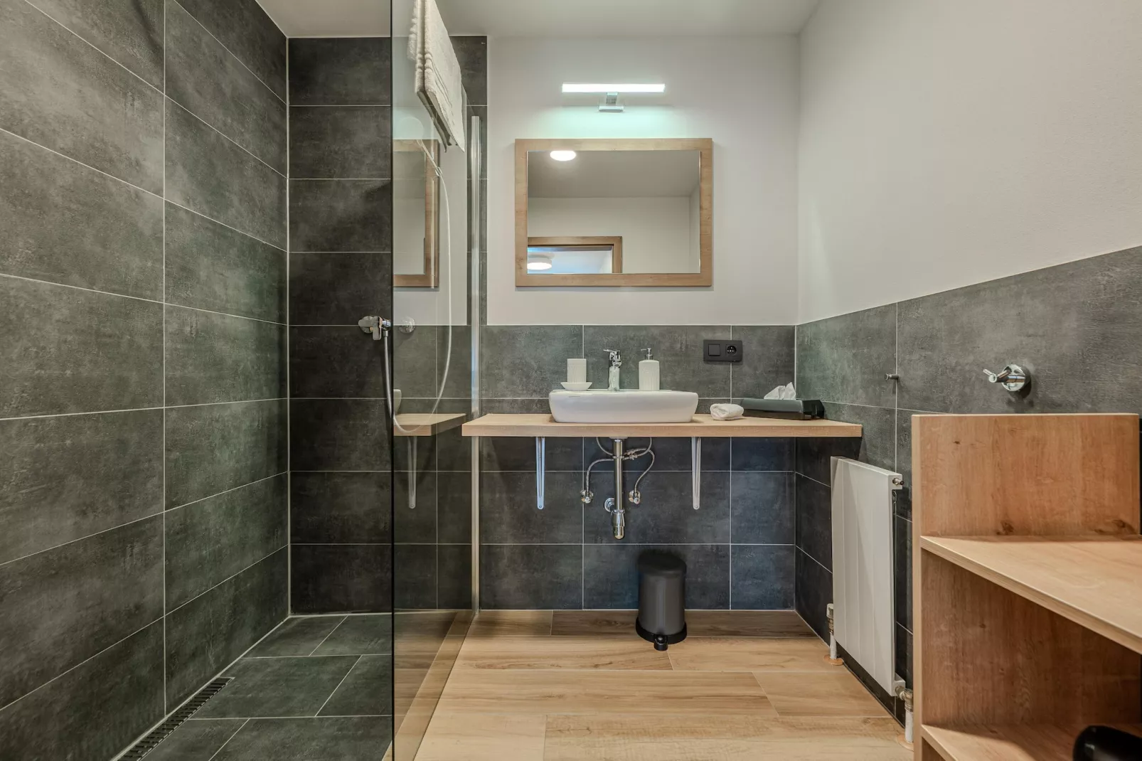 Mountapart-Stierkopf Top 4-Bathroom