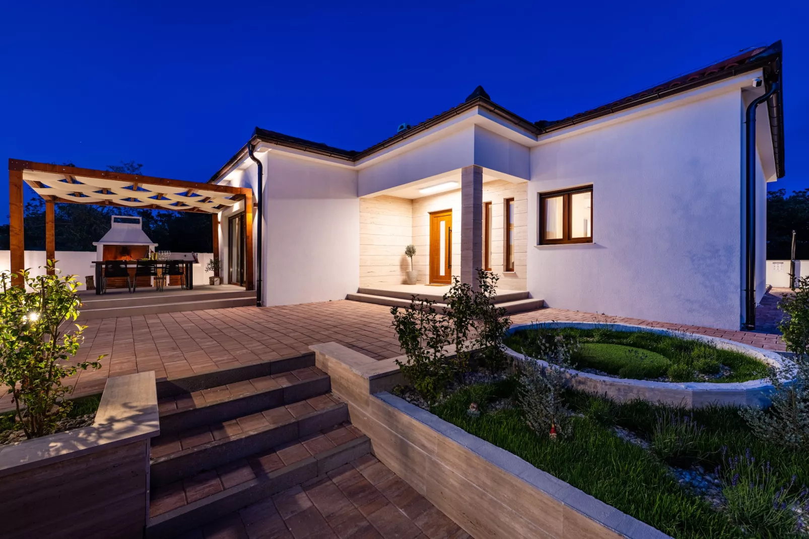 Luxury Villa T&T-Außenbereich Sommer