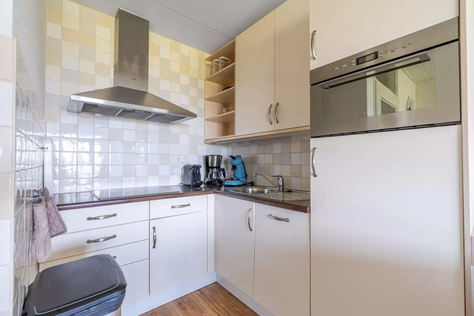 Juliana 102 - Kitchen