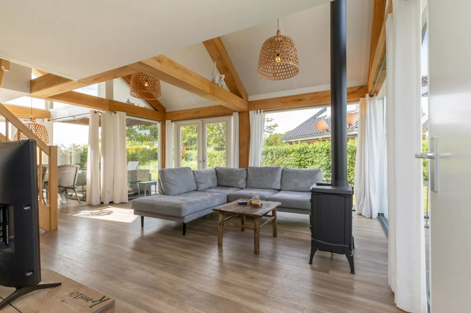 Zonnedorp Kavel 10 Renesse | Villa near the Beach & with Spacious Garden-Living room
