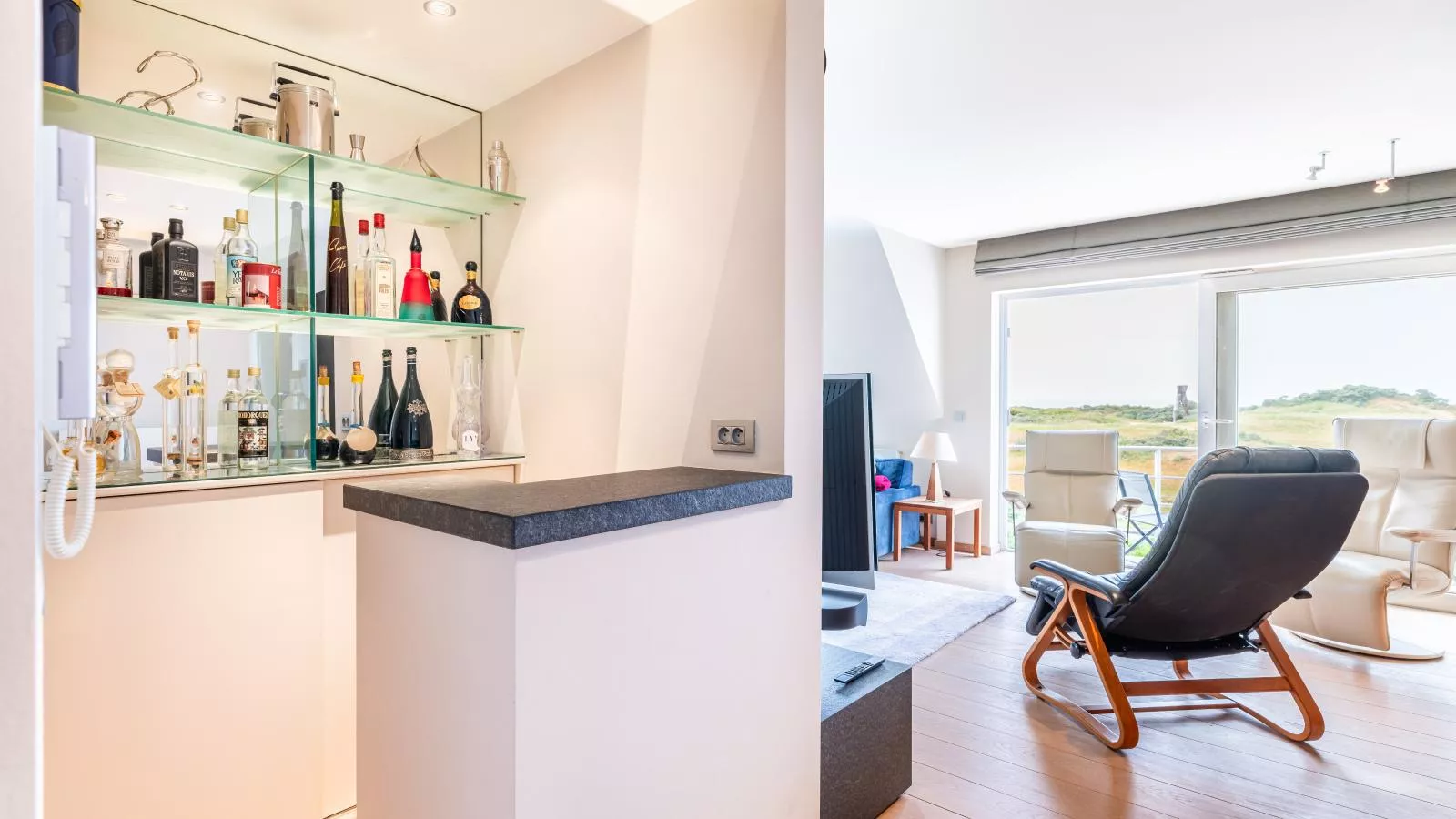 LaRoyale-Living room