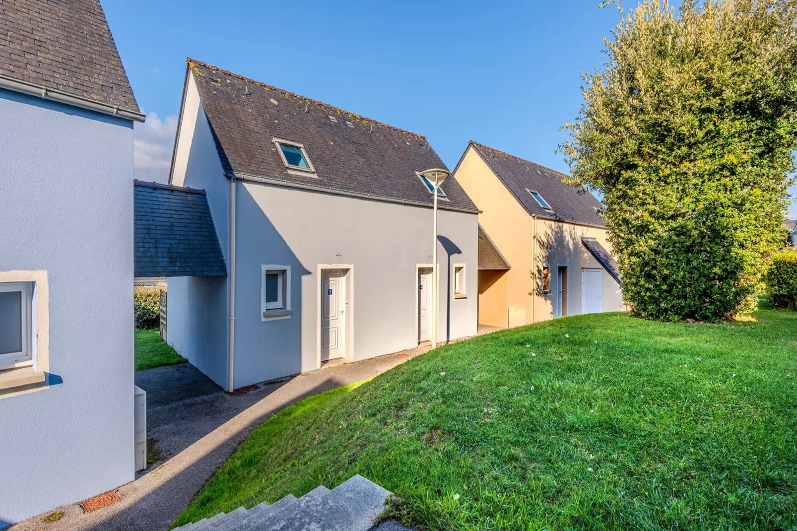 T. de Pentrez N°75 - 2P4-Exterior in summer