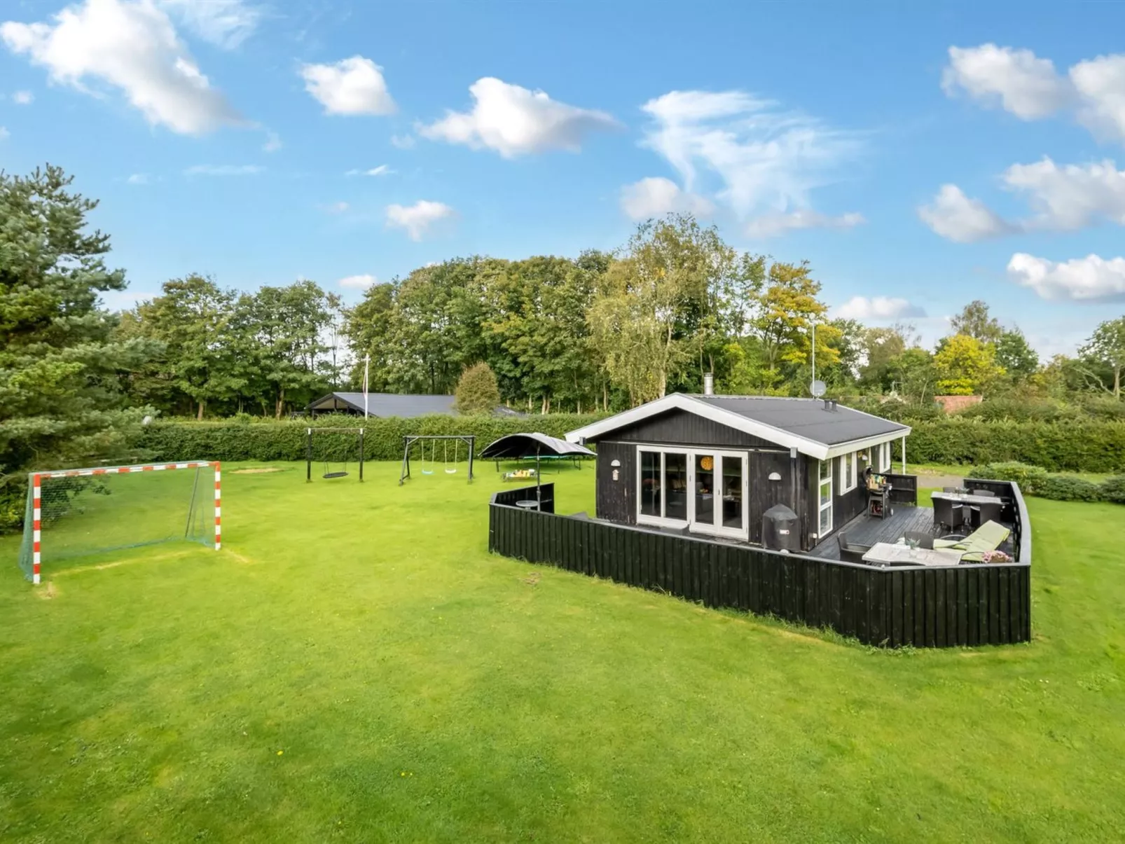 "Vilhelm" - 10km from the sea-Outside