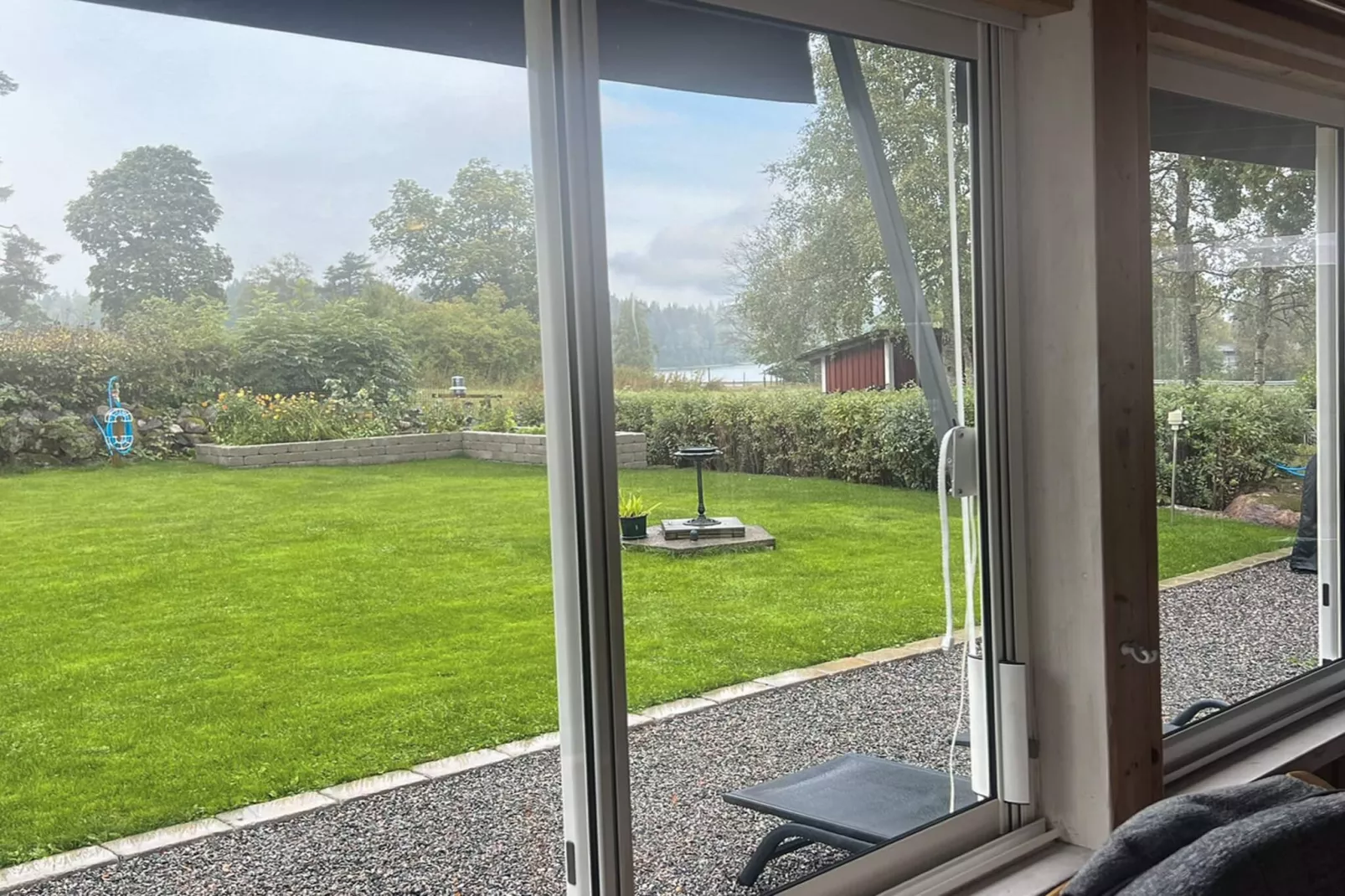 Charming Cottage by Sjunnaryd Lake