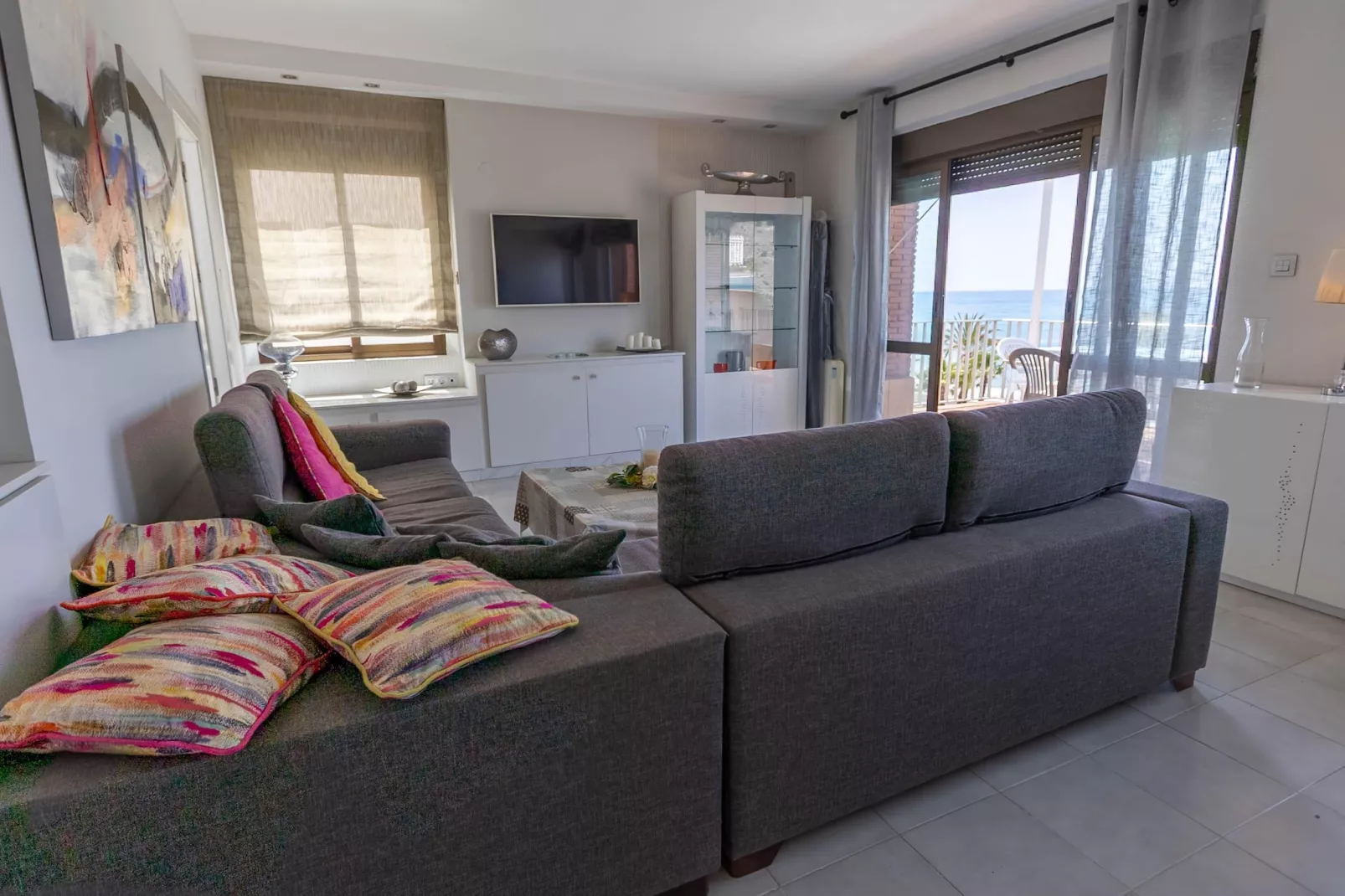 CT 383 GR - Faro's Almuñecar Beachfront for 4-Living room