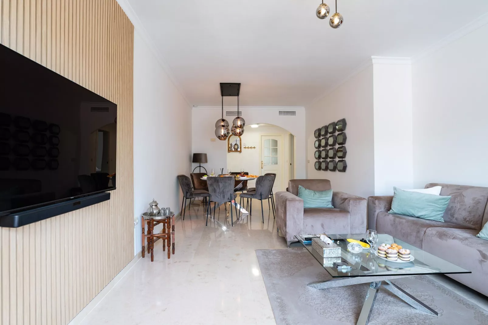 CT 366 - Faro's Silent Dream in Elviria - Marbella-Living room