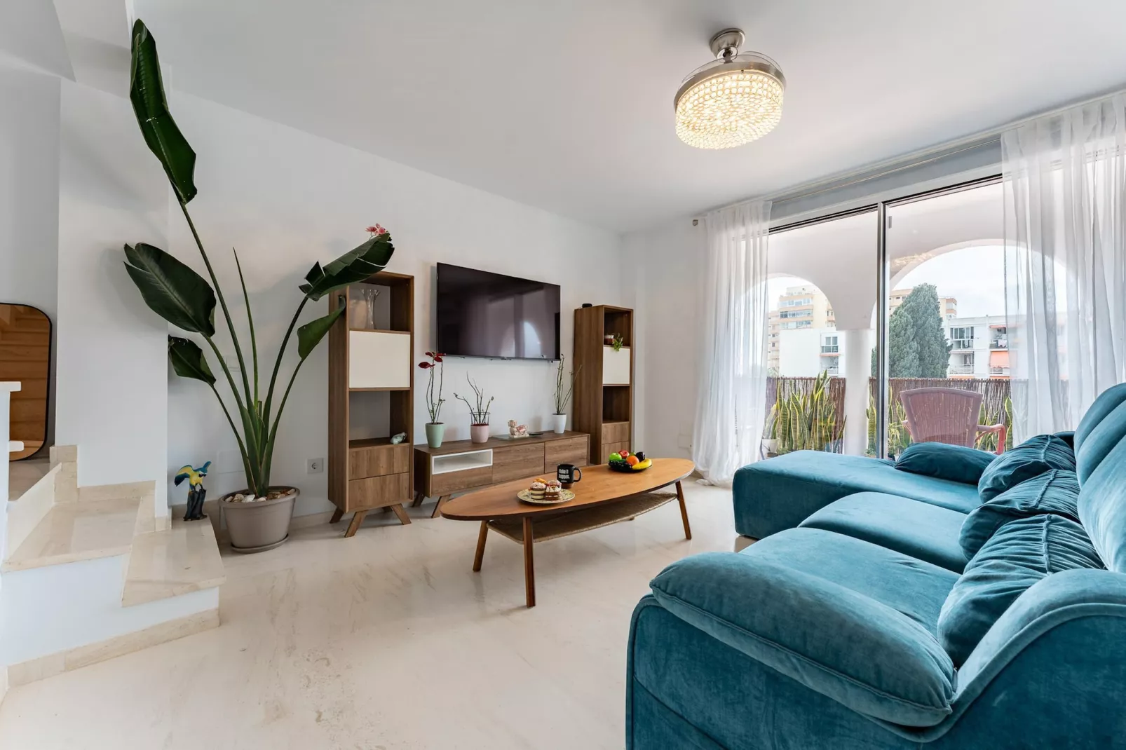 CT 376 - Faro's Calypso Duplex Penthouse - Walking distance to Beach-Living room