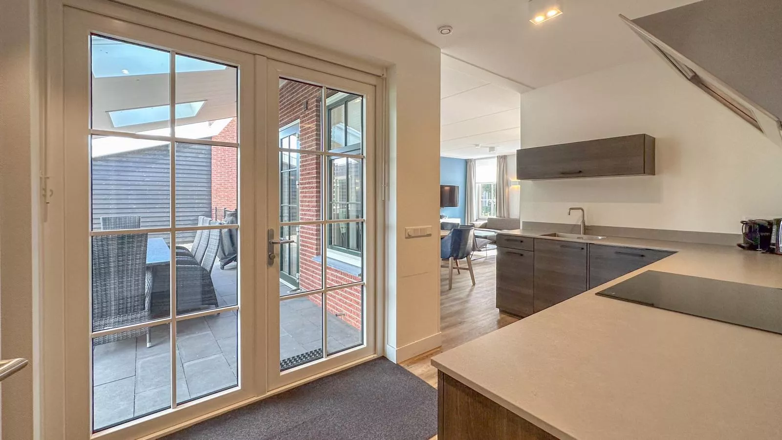 Dune Deluxe 77-Kitchen