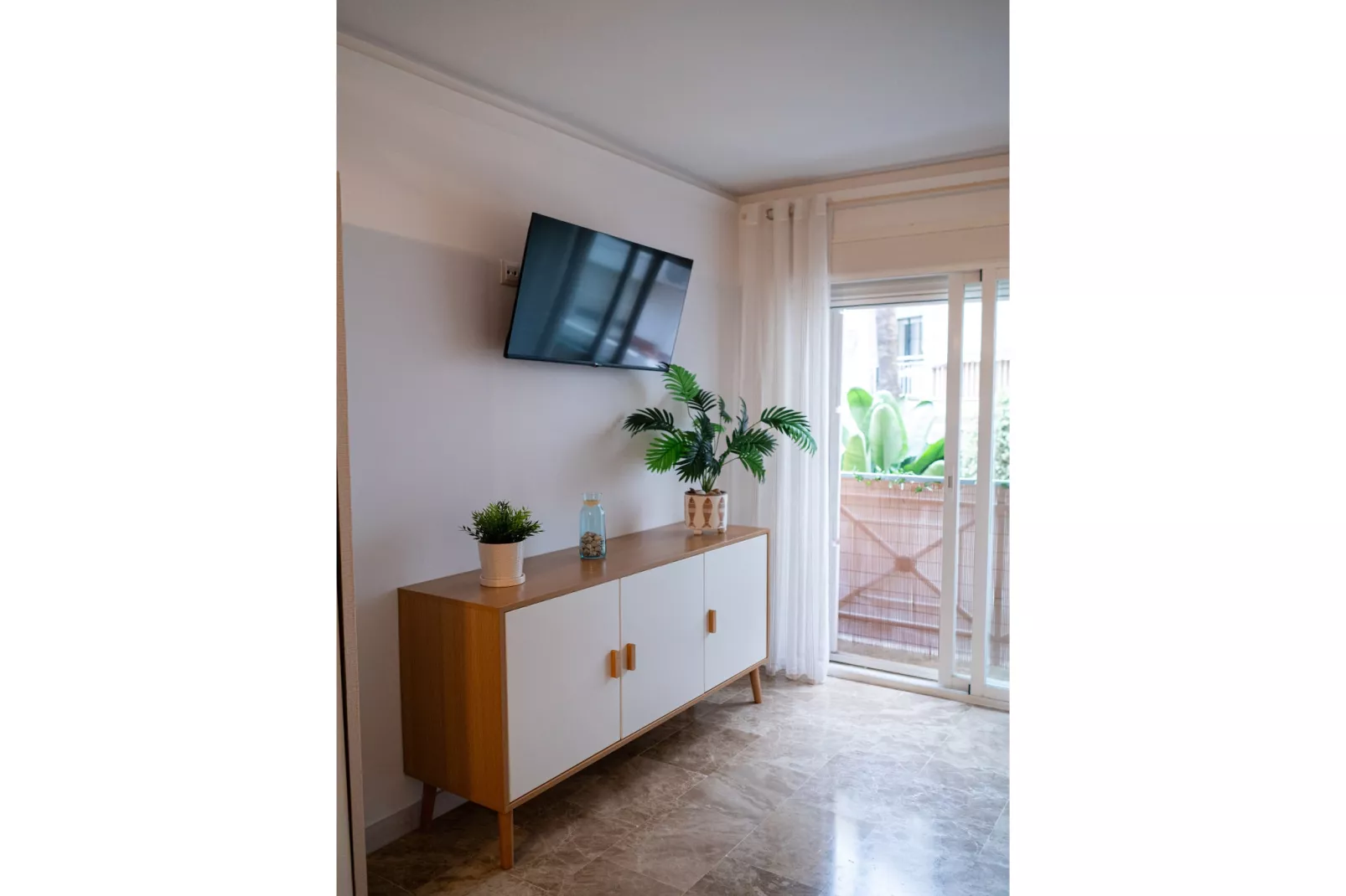 CT 394 - Faro's Beach & Town - Torremolinos-Living room