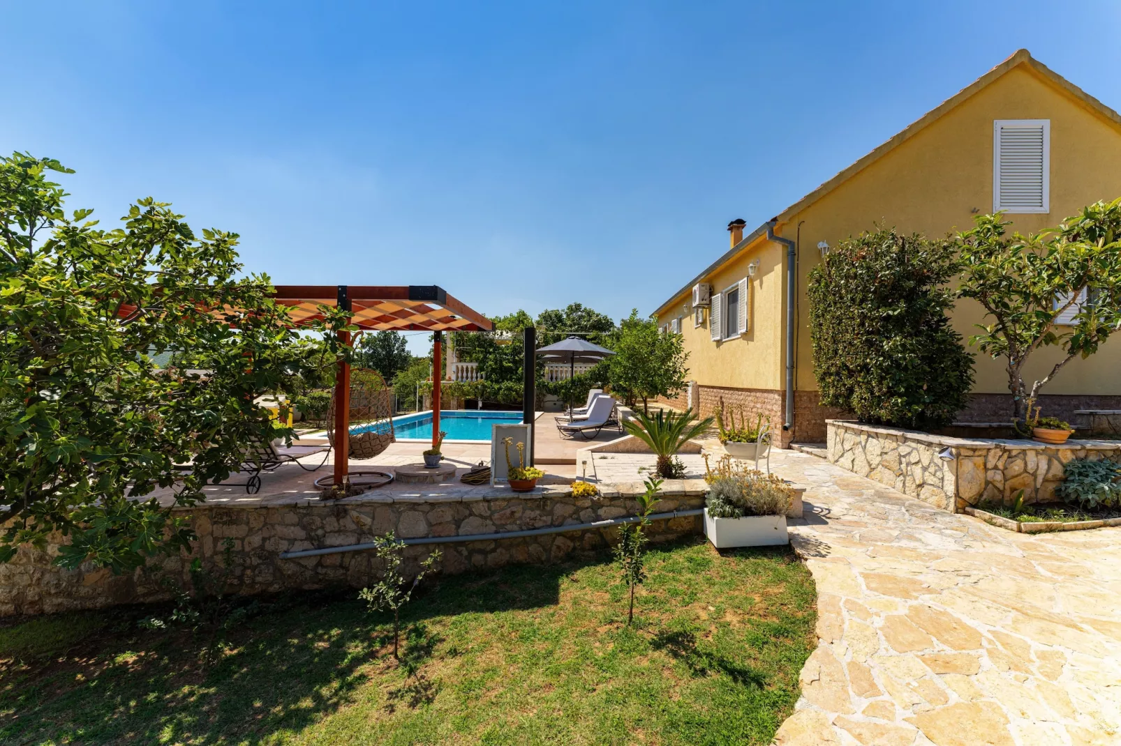 Villa Sucic with private pool-Außenbereich Sommer