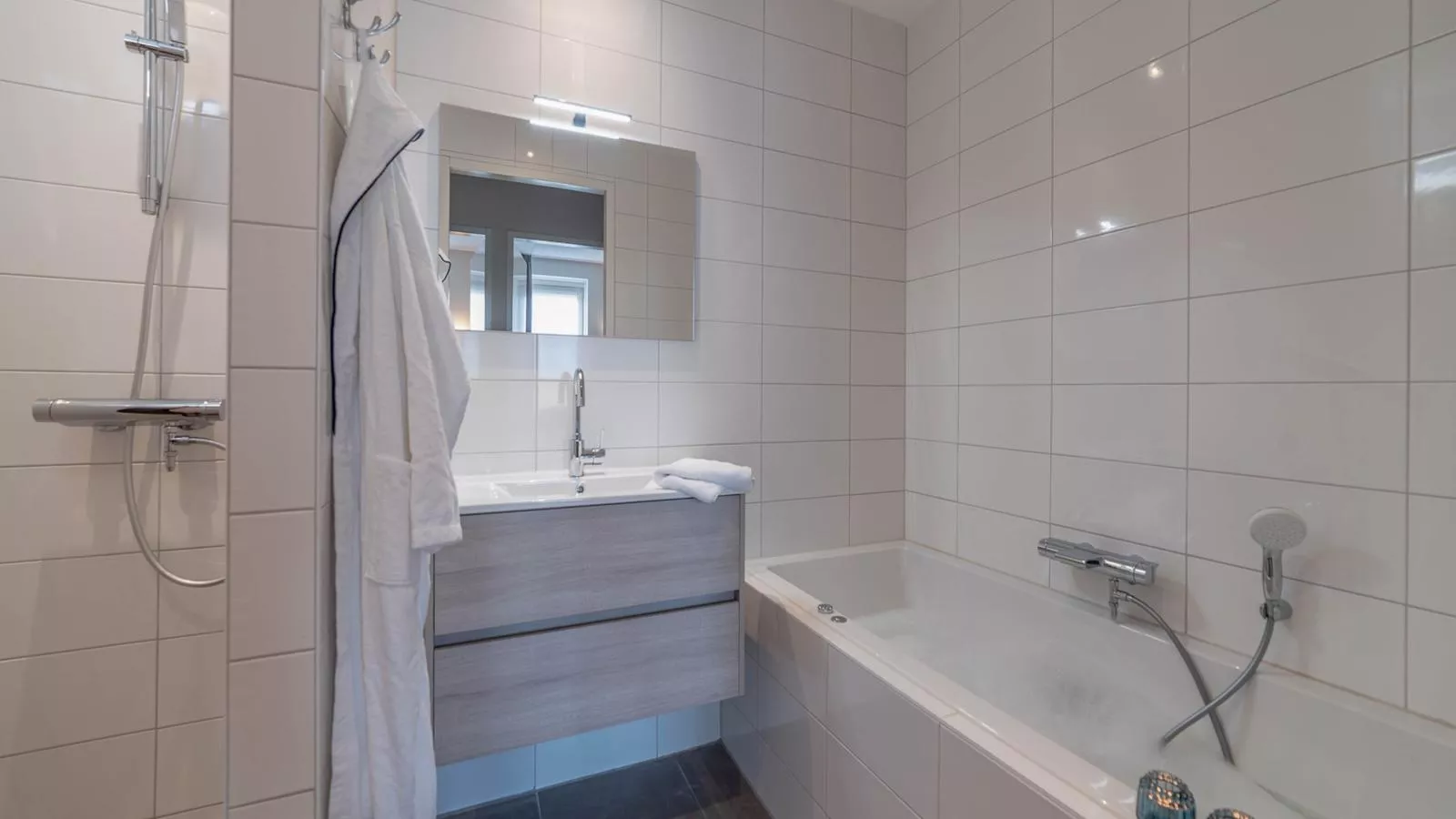 SeaLuxe Suite 27D-Salle de bain