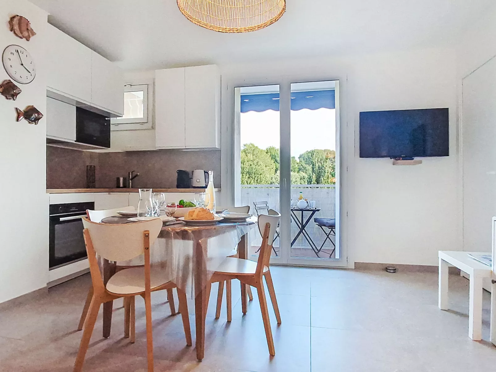 Les Amandiers-Drinnen