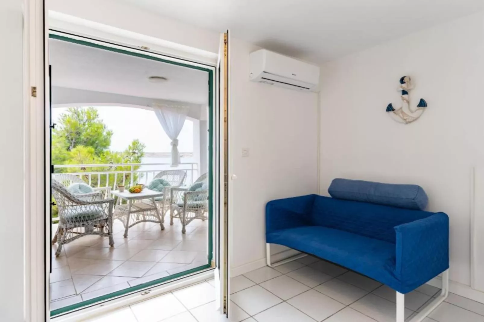 Apartment Green Garden View - One Bedroom Apartment With Terrace-Bedroom