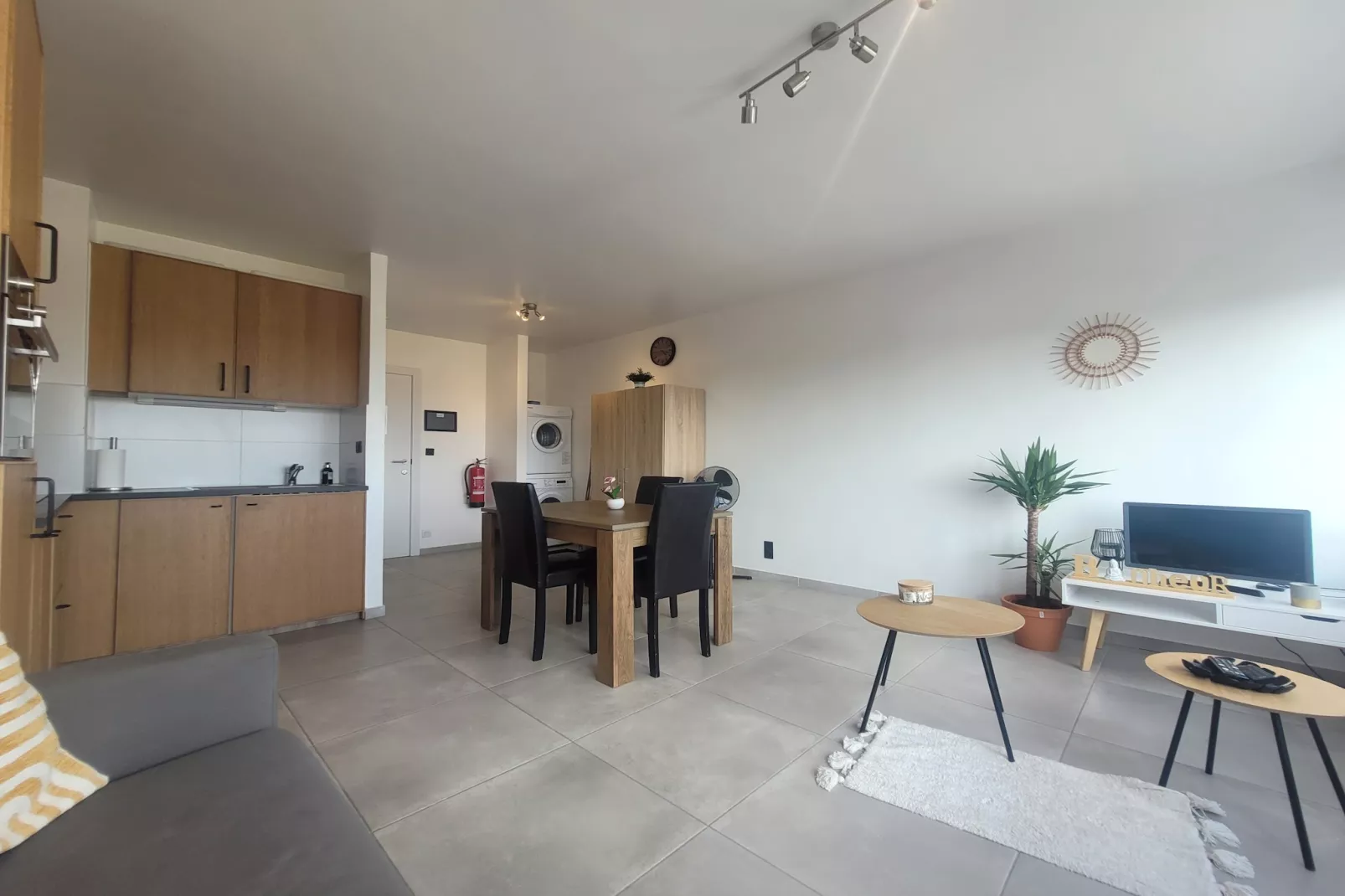 BINNY 0504-Living room