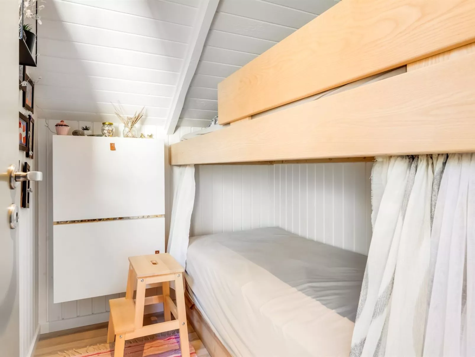 "Else" - 470m from the sea-Inside