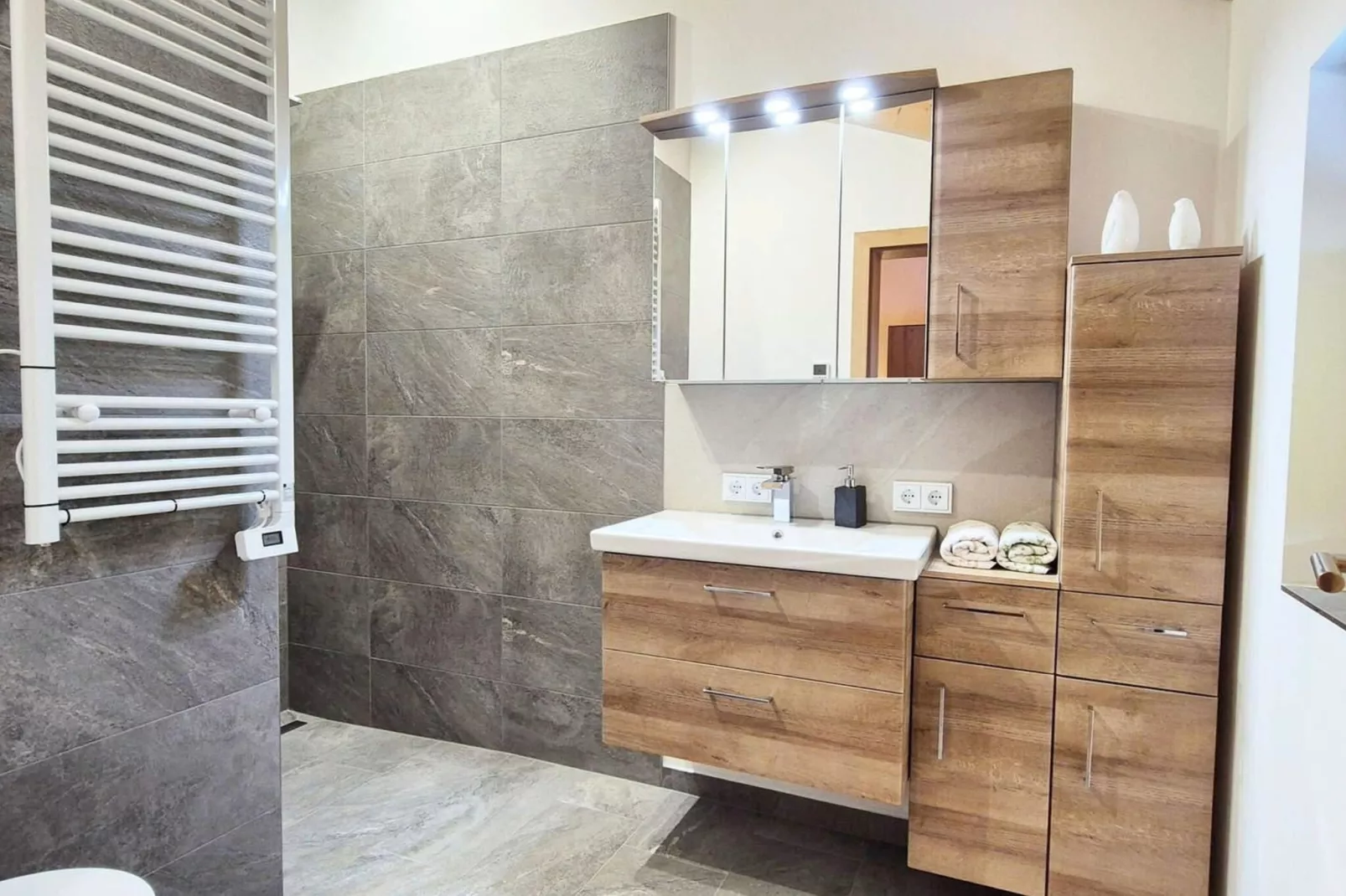 Ferienwohnung Mayrhof-Bathroom