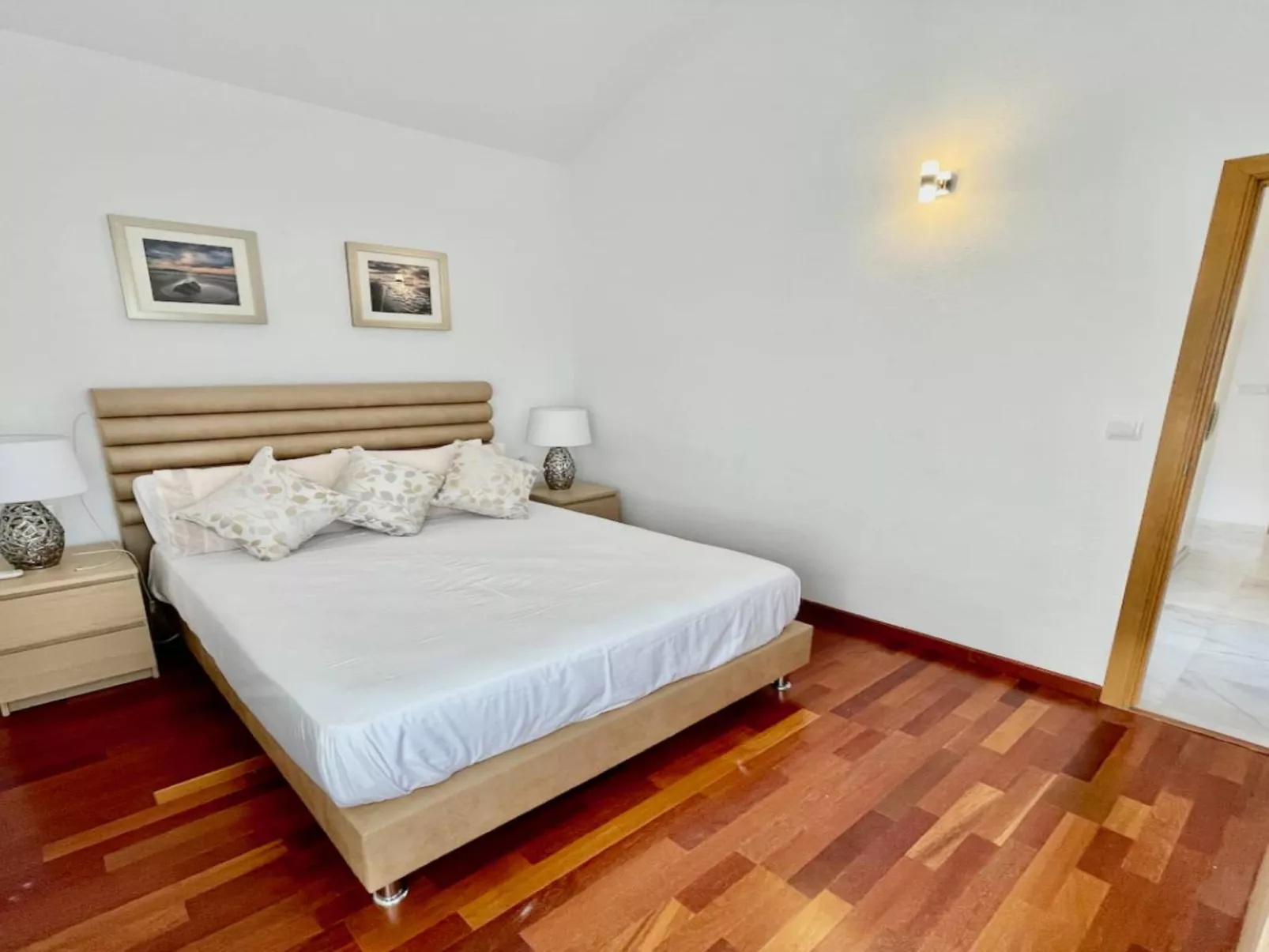 La Finca Frontline-Drinnen