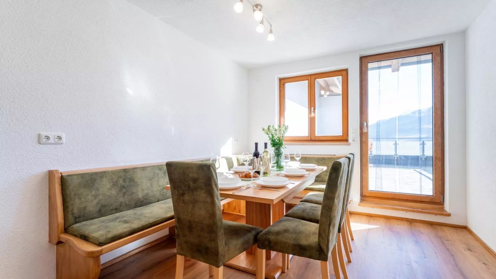 Grünbichel Hof II-Dining room