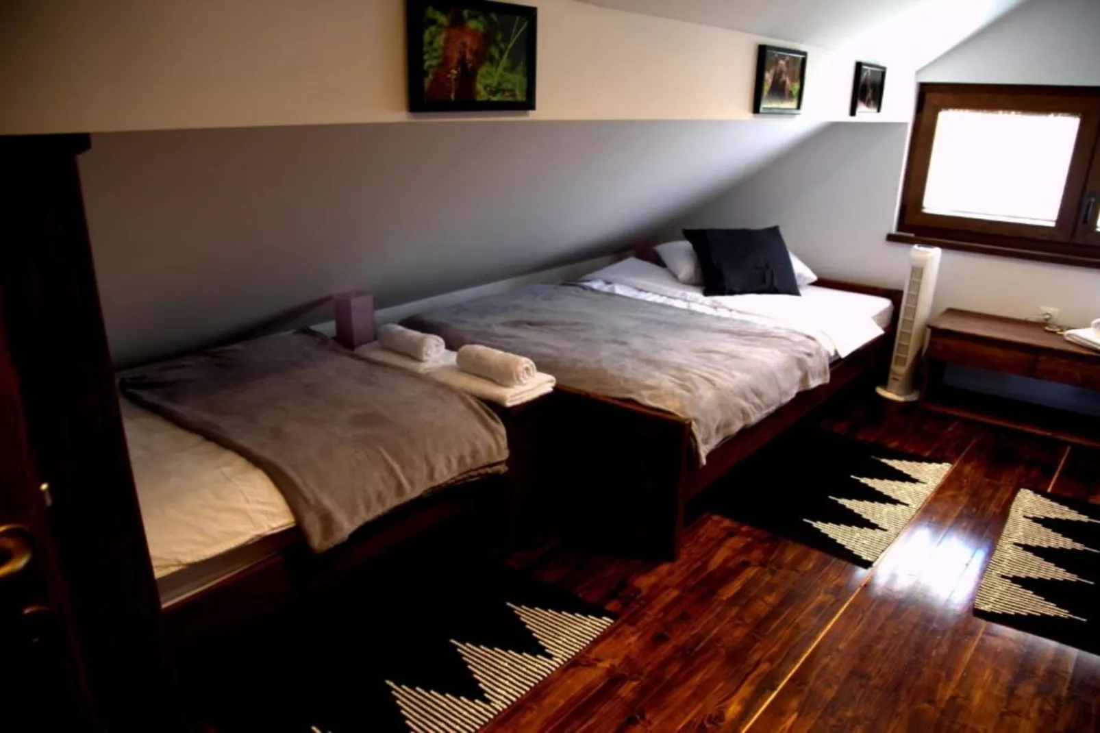 Brezova Poljana Lodge with Sauna and Hot-Tub - Five Bedroom Holiday Home-Chambre