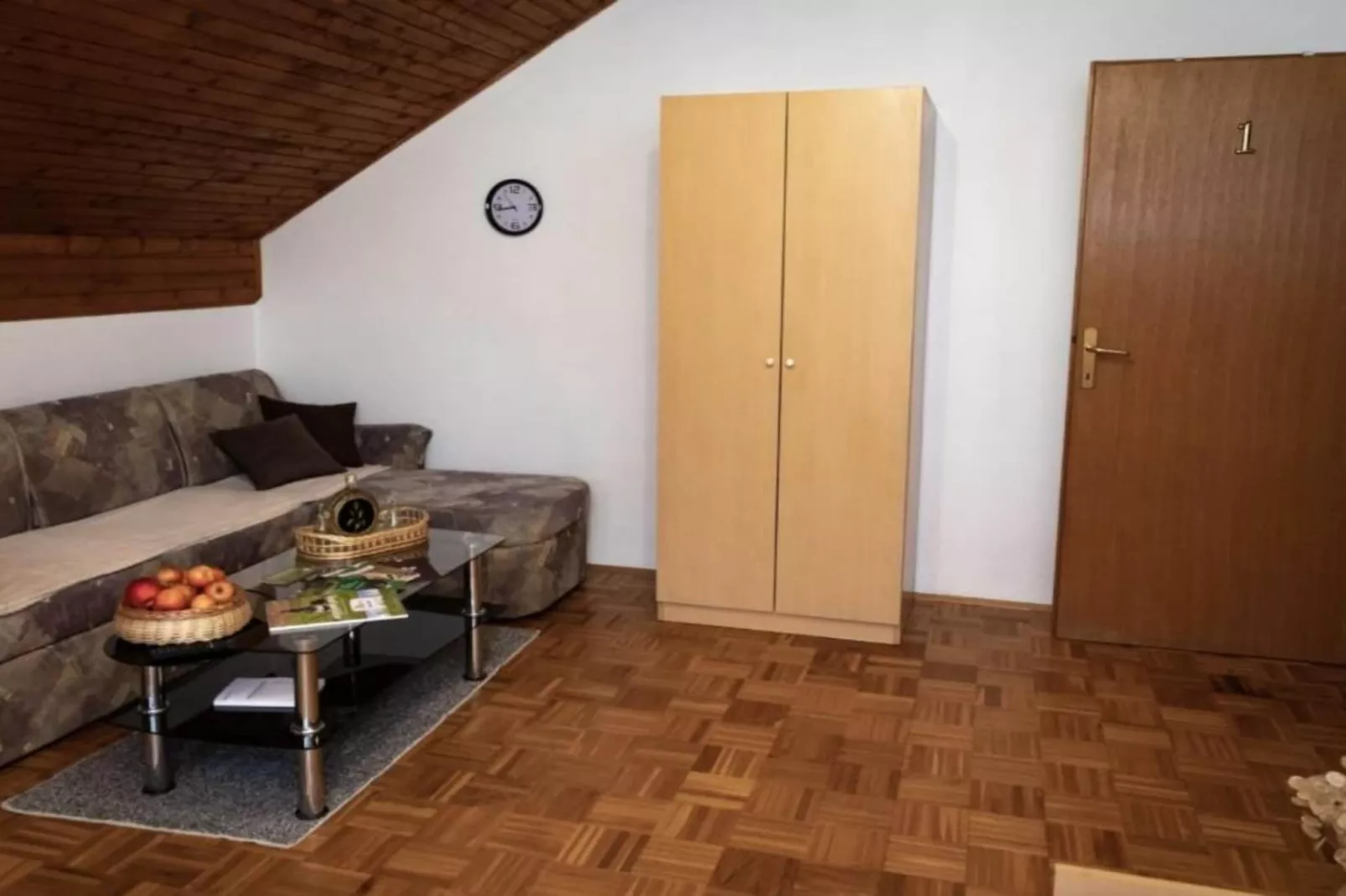 One Bedroom Magic Room (1)