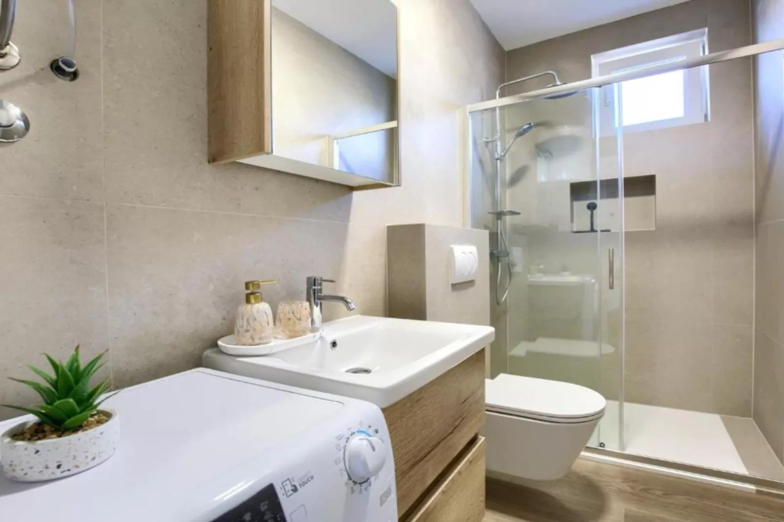 Apartments Mons - Two Bedroom Apartment With Terrace (A2)-Badezimmer