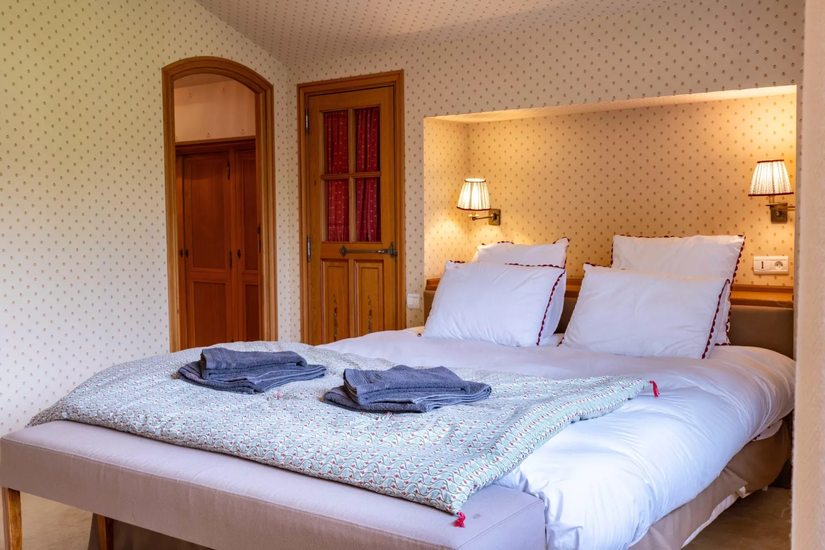 NL-48-CRISTAUX-Schlafzimmer