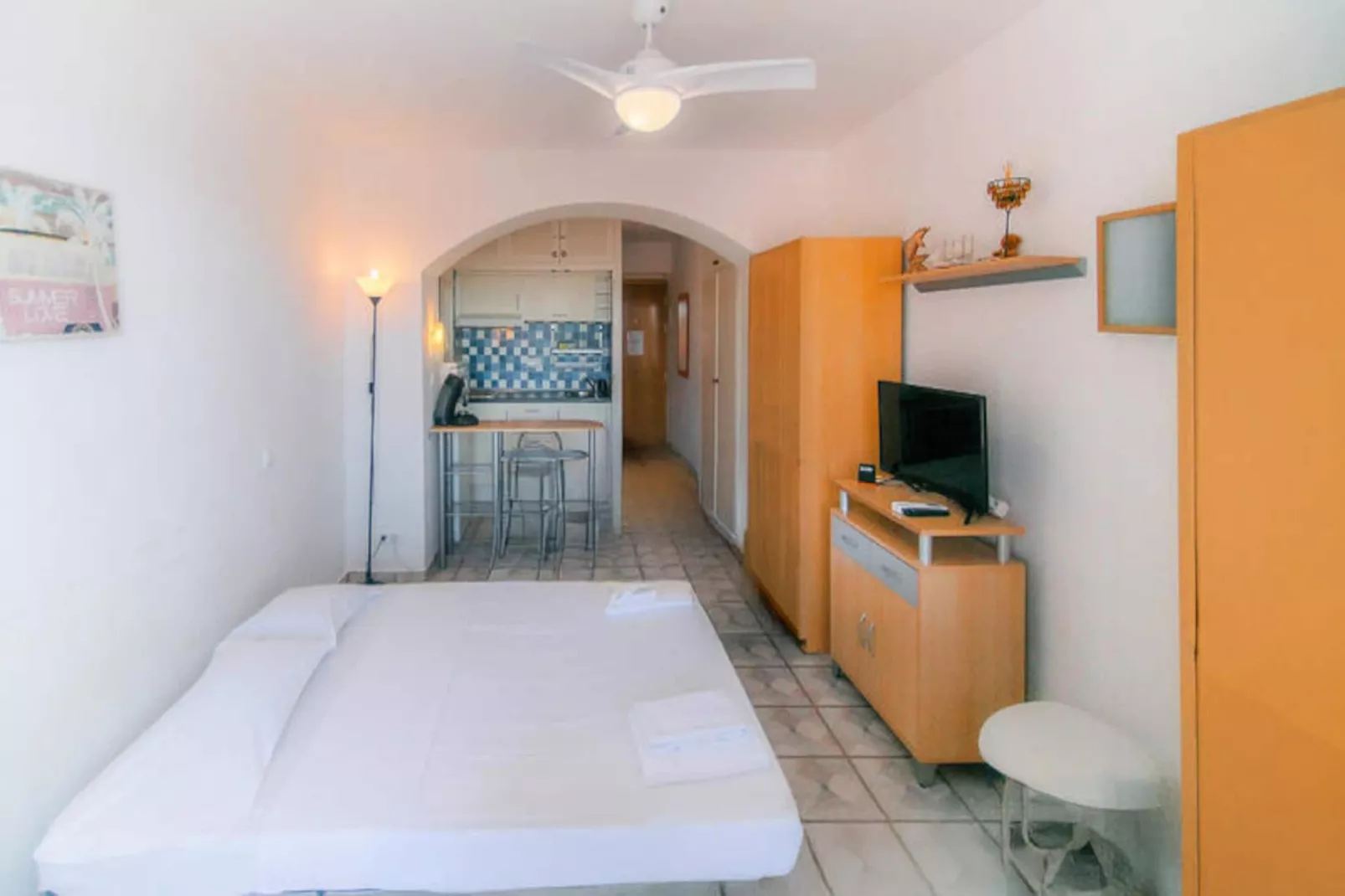 Studio à Roses-Untagged