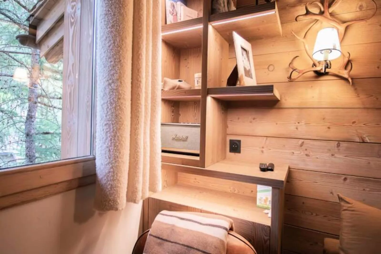 Roche Des Fours 210 - Untagged