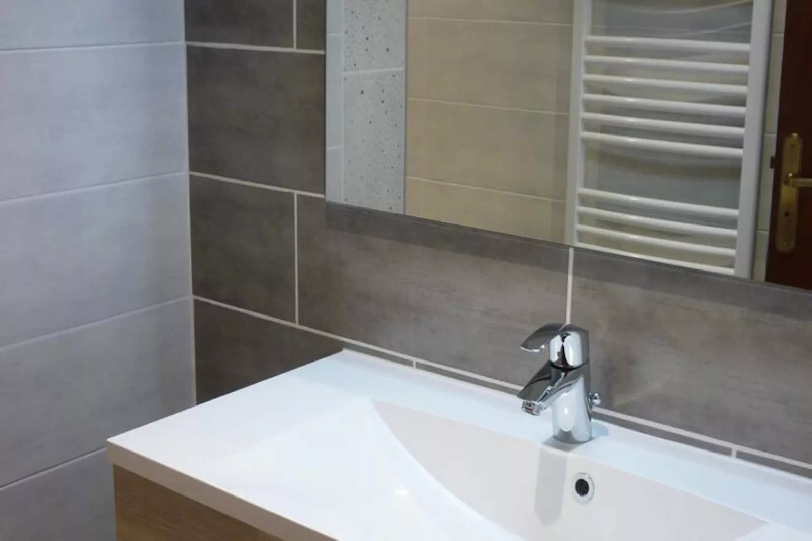 Chalet Gilbert Collet - Untagged